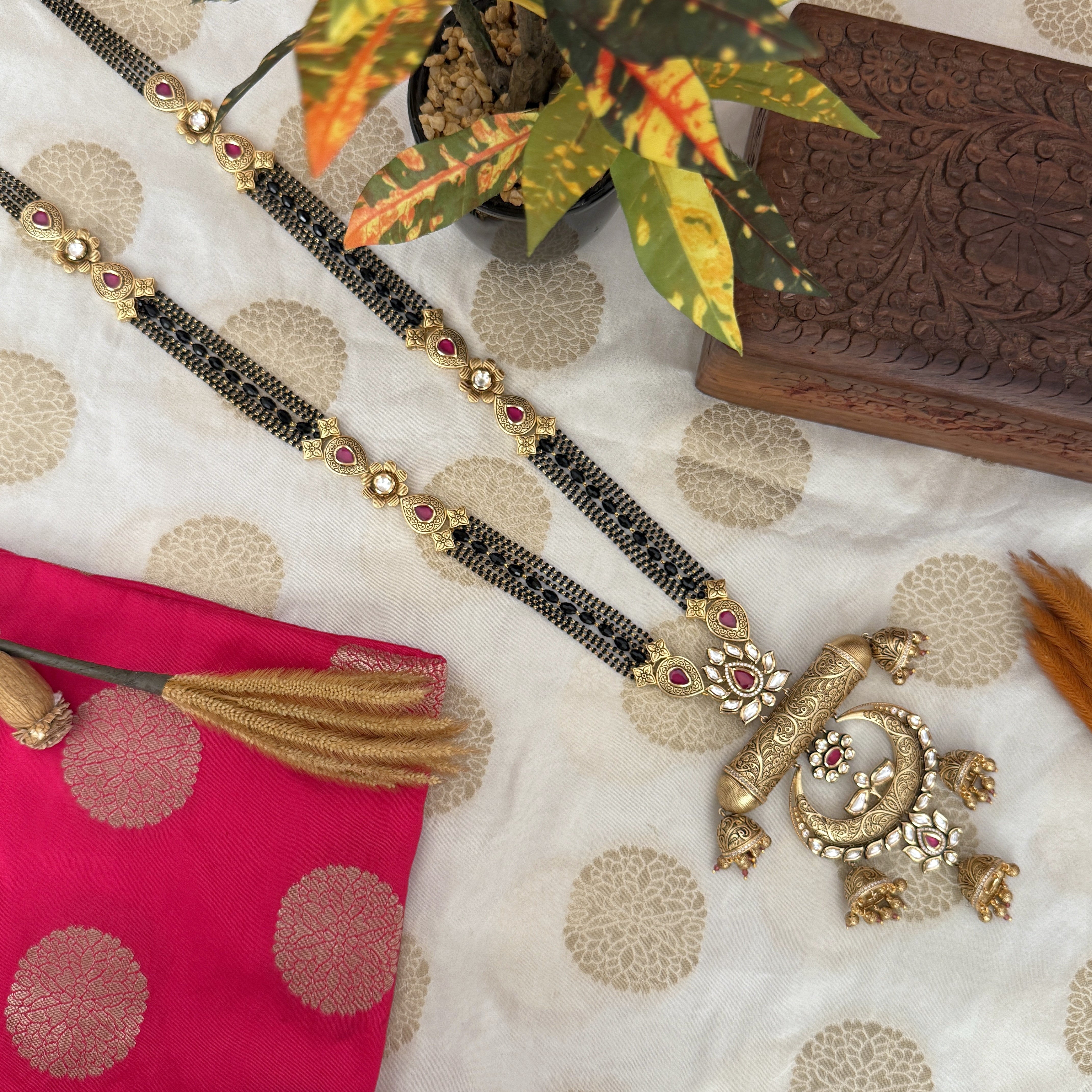 long heavy mangalsutra big pendant