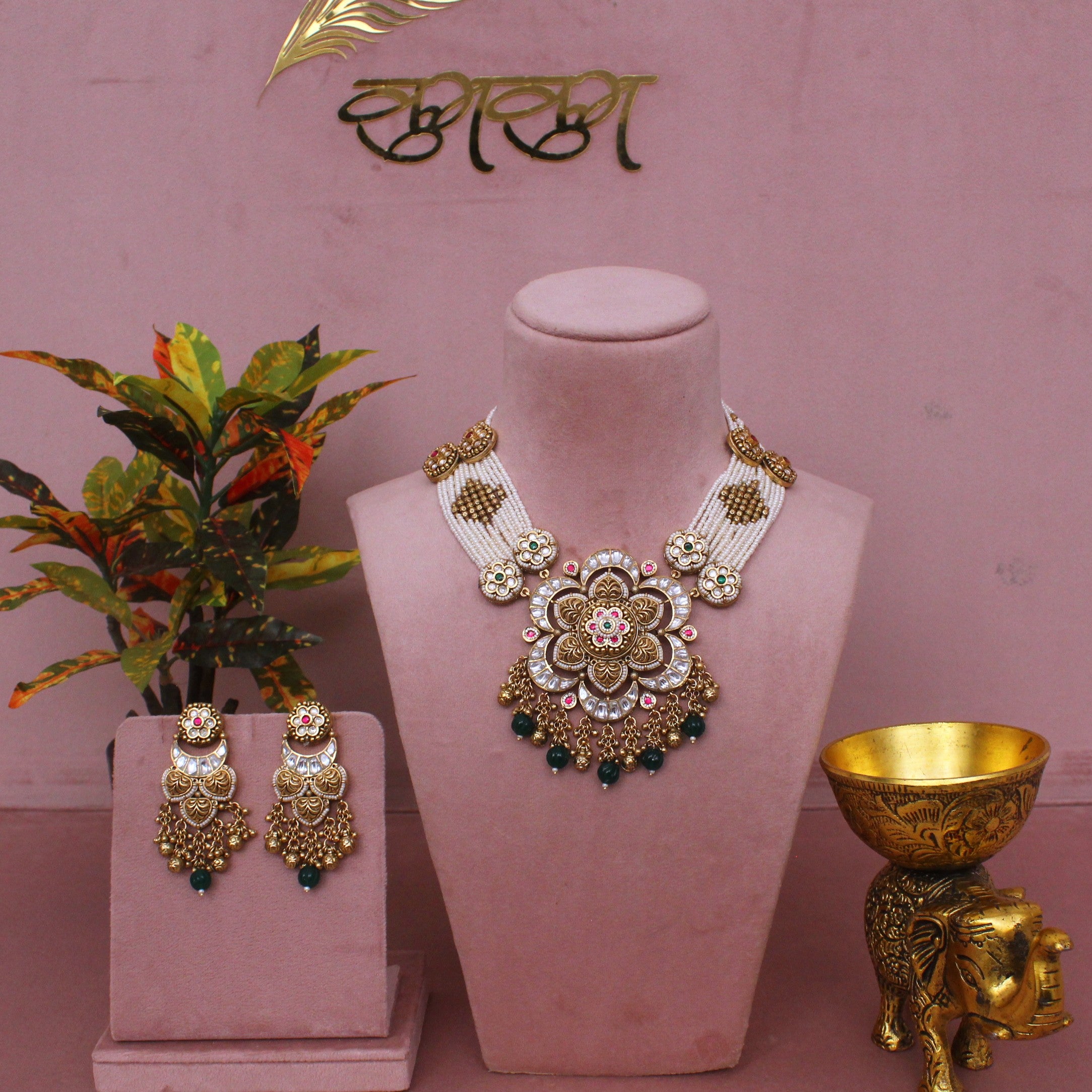 antique heritage neclace set