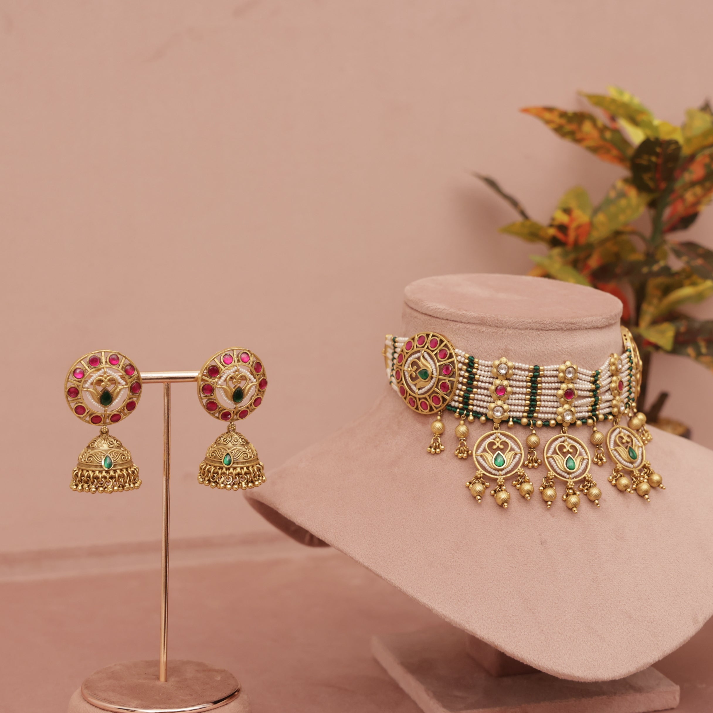 Antique Heritage Choker Necklace set