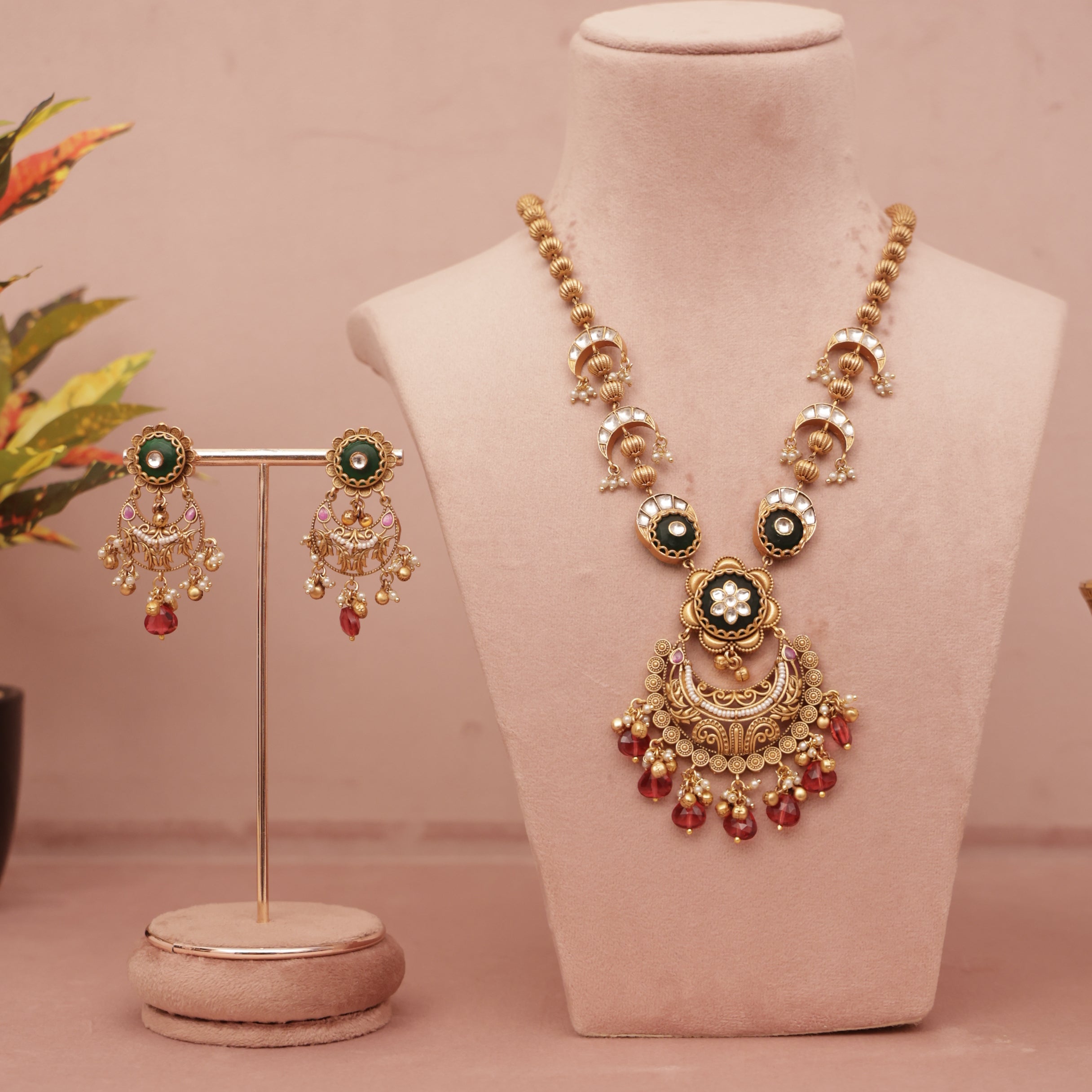 Antique Heritage Necklace Set