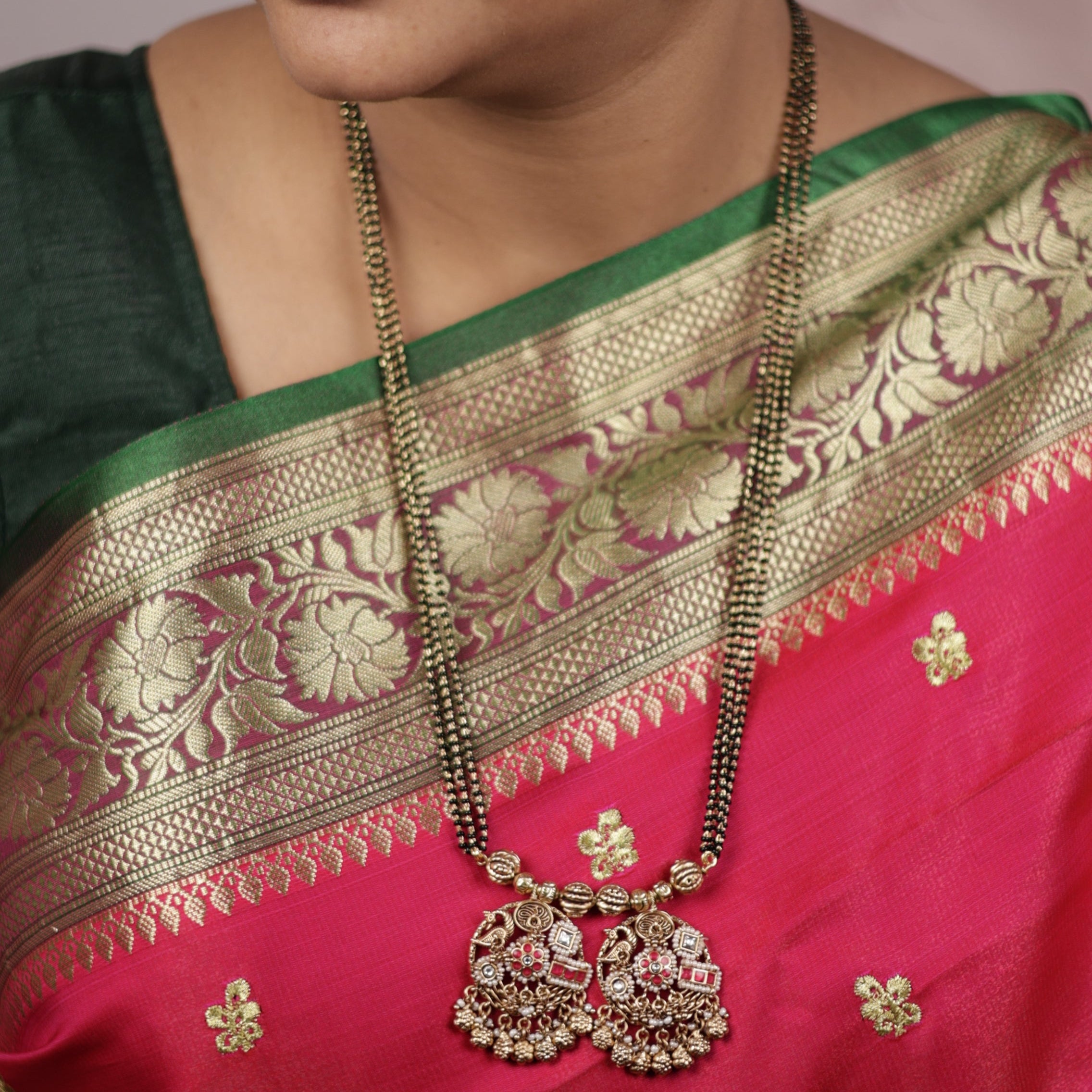 wati mangalsutra 
wati mangalsutra design