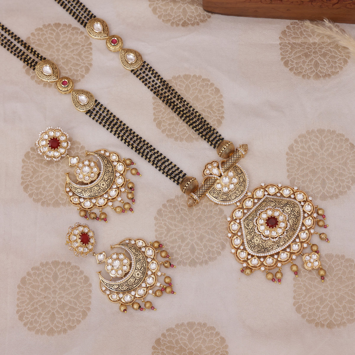 Antique Kundan Mangalsutra Set