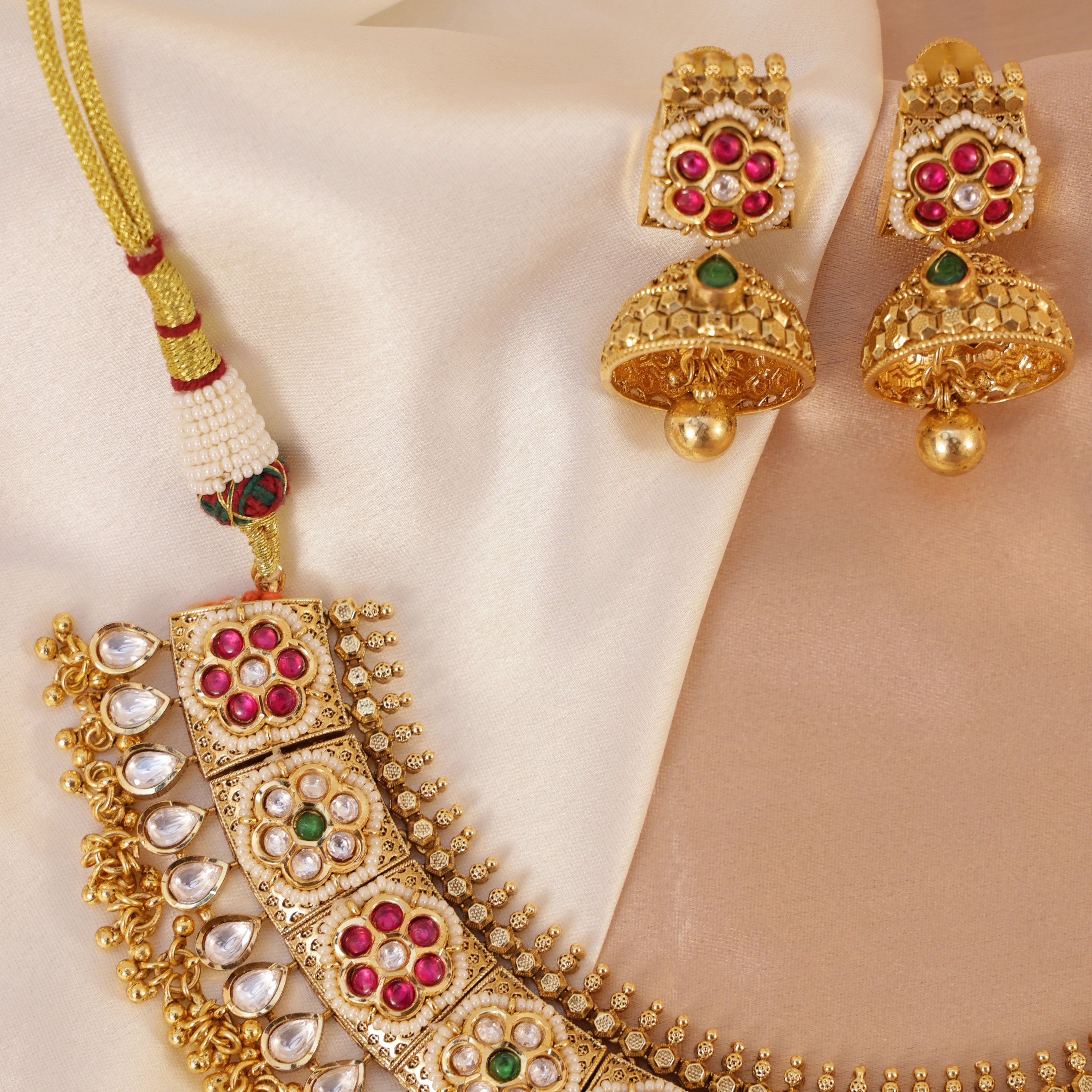 Kundan Necklace Set