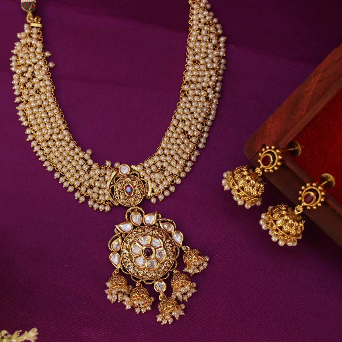 Antique Necklace Set