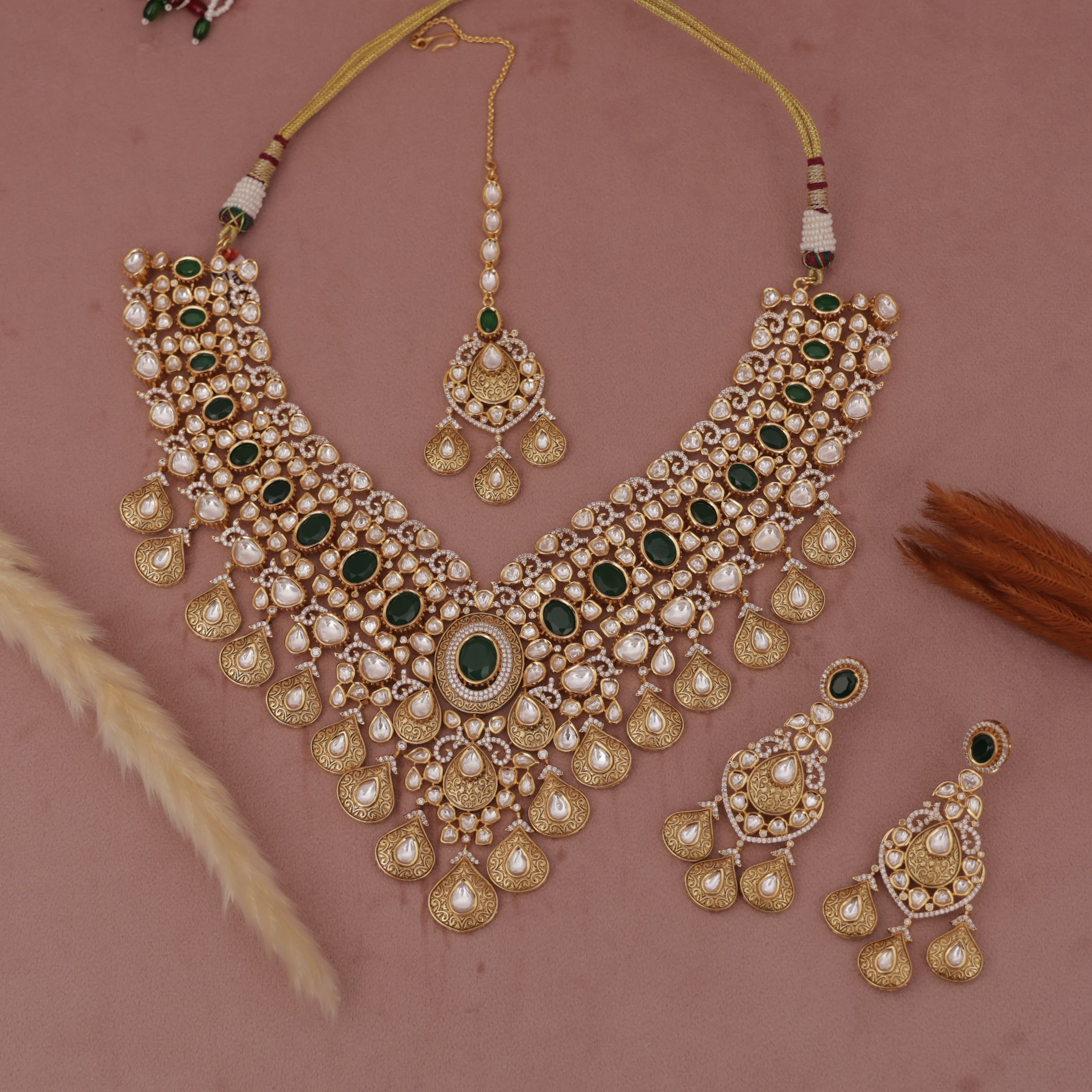 Antique Kundan Necklace Set