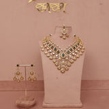 antique kundan necklace 
bridel necklace 
heavy bridel set 