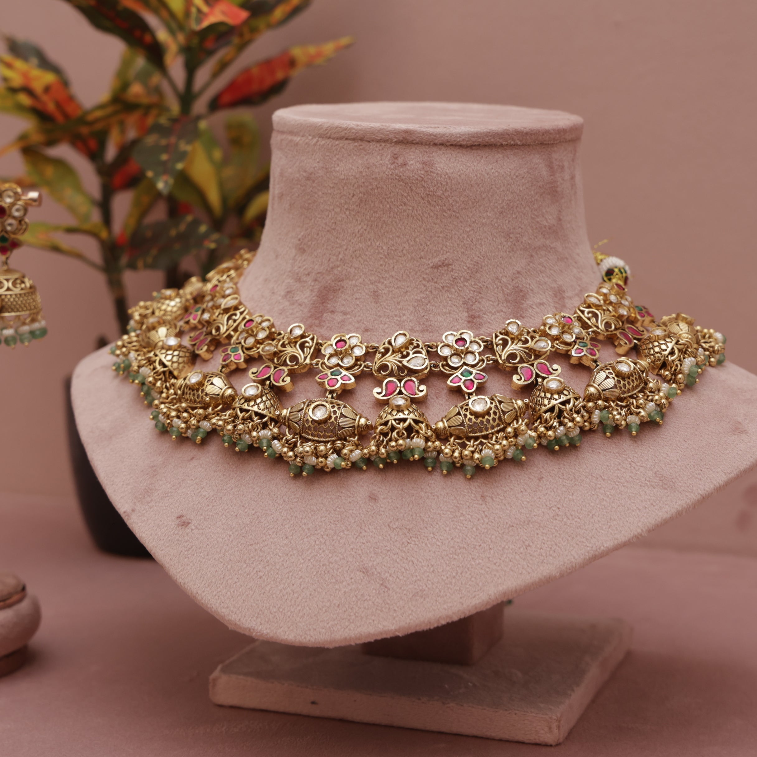 Antique Heritage Necklace Set