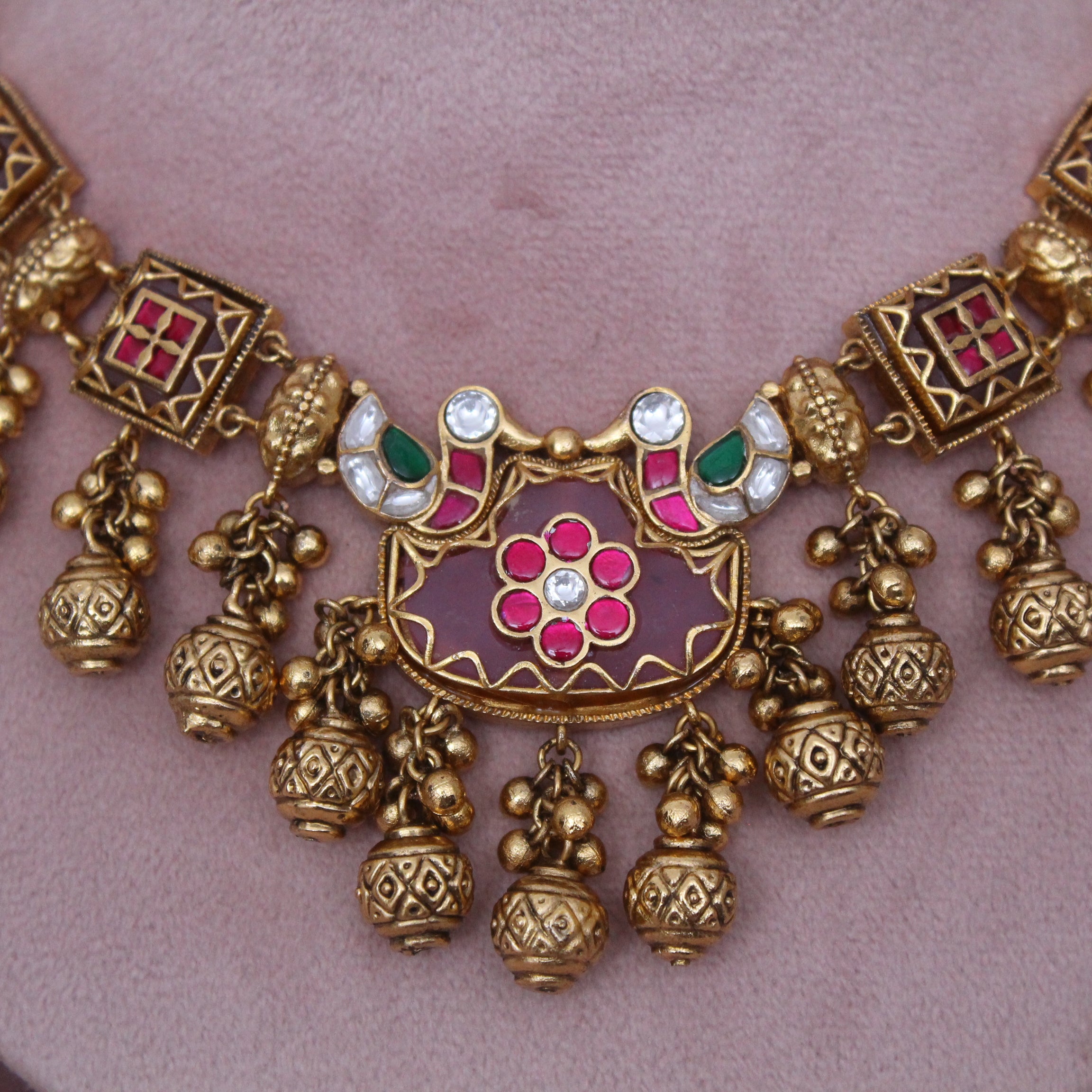Antique Heritage Necklace set