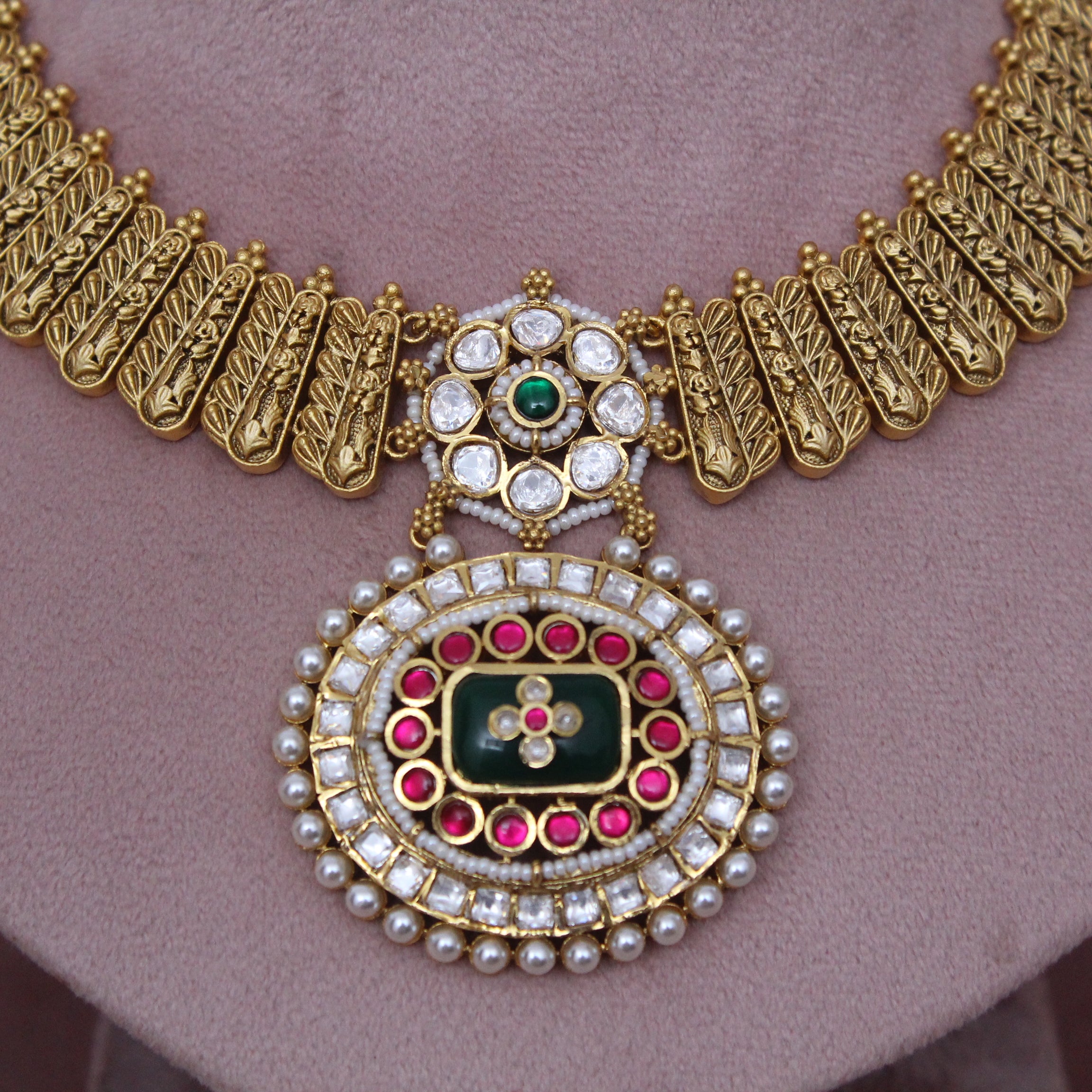 Antique Heritage Necklace set