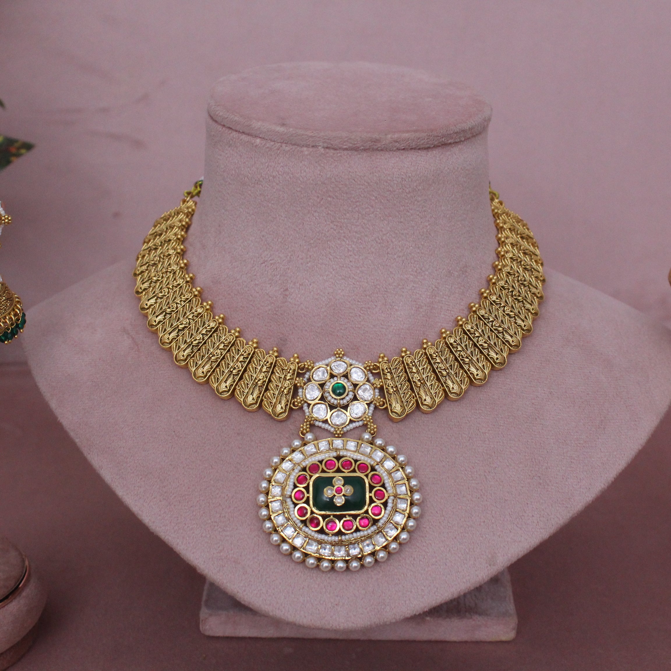 Antique Heritage Necklace set