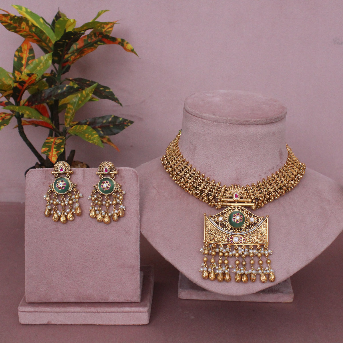 Antique Chandan Patta Necklace set