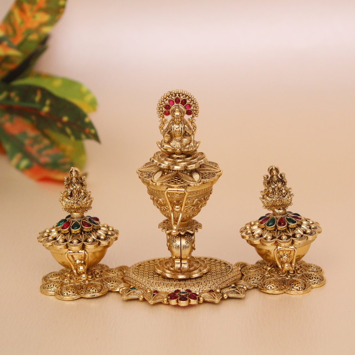 Maa Laxmi Sindoor Dabbi