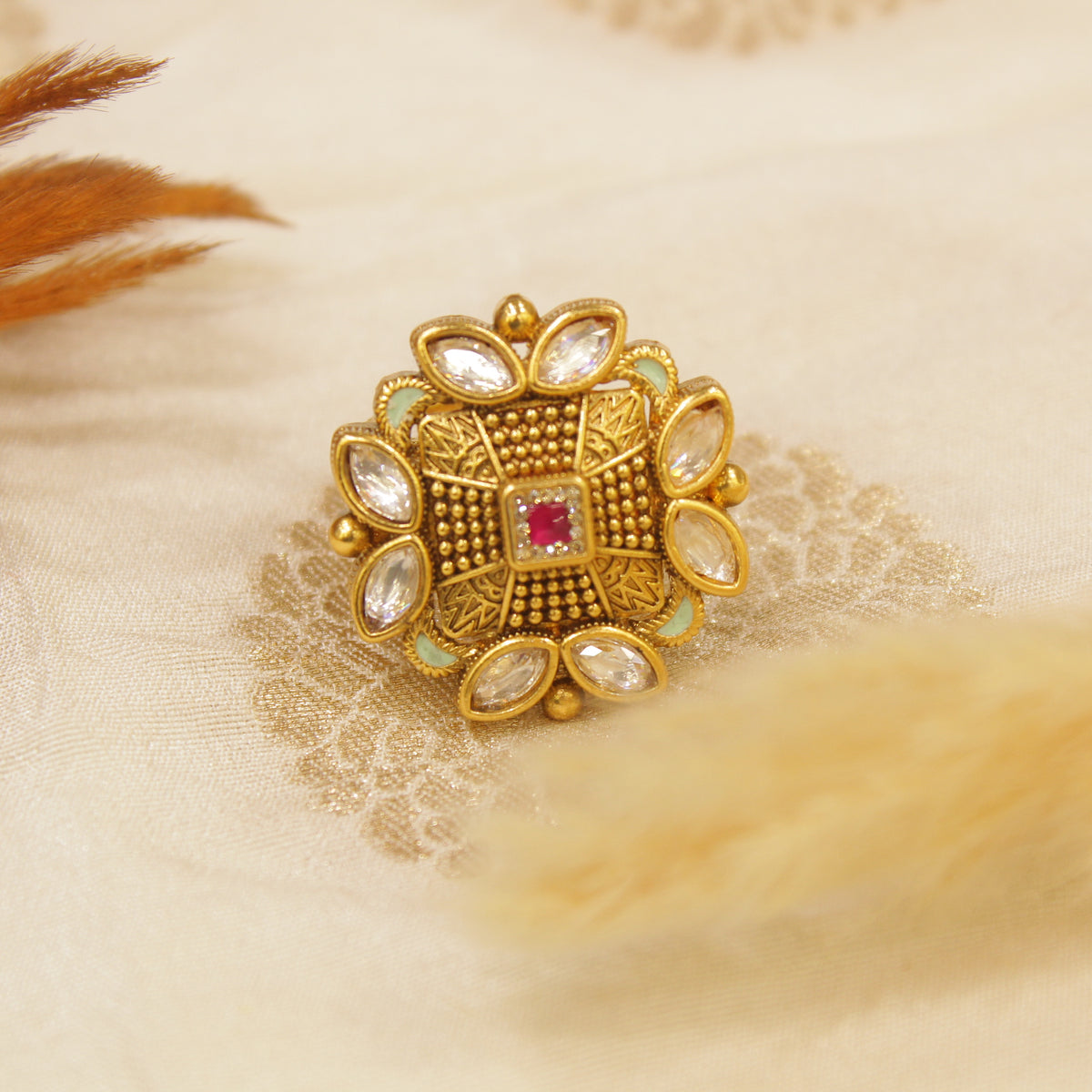 Antique Gold Heritage Swarovski Finger Ring