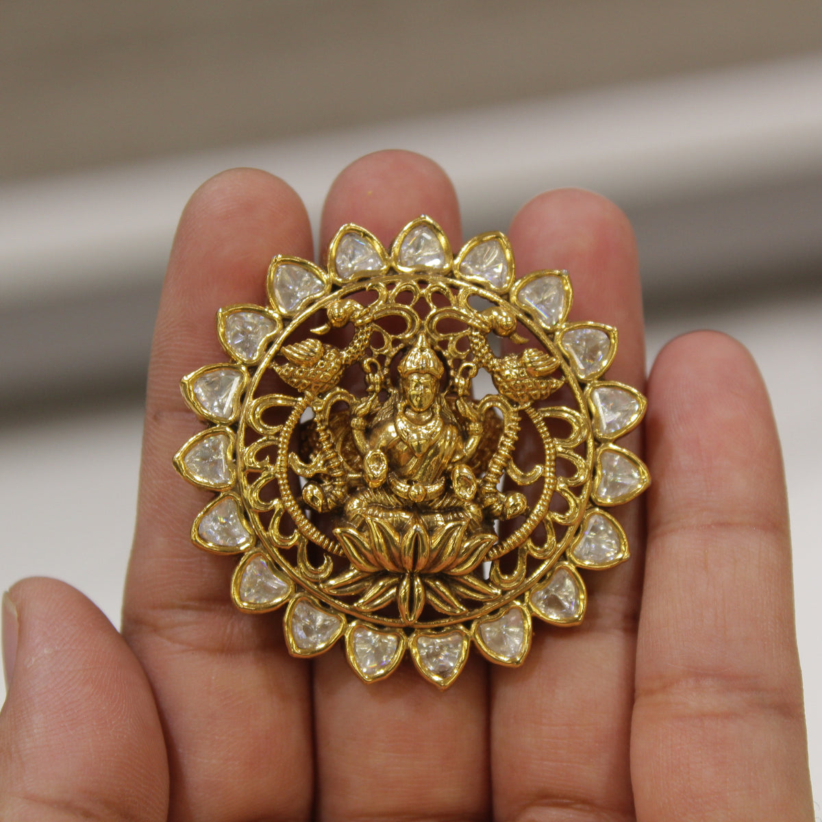 Antique Gold Kundan Finger Ring