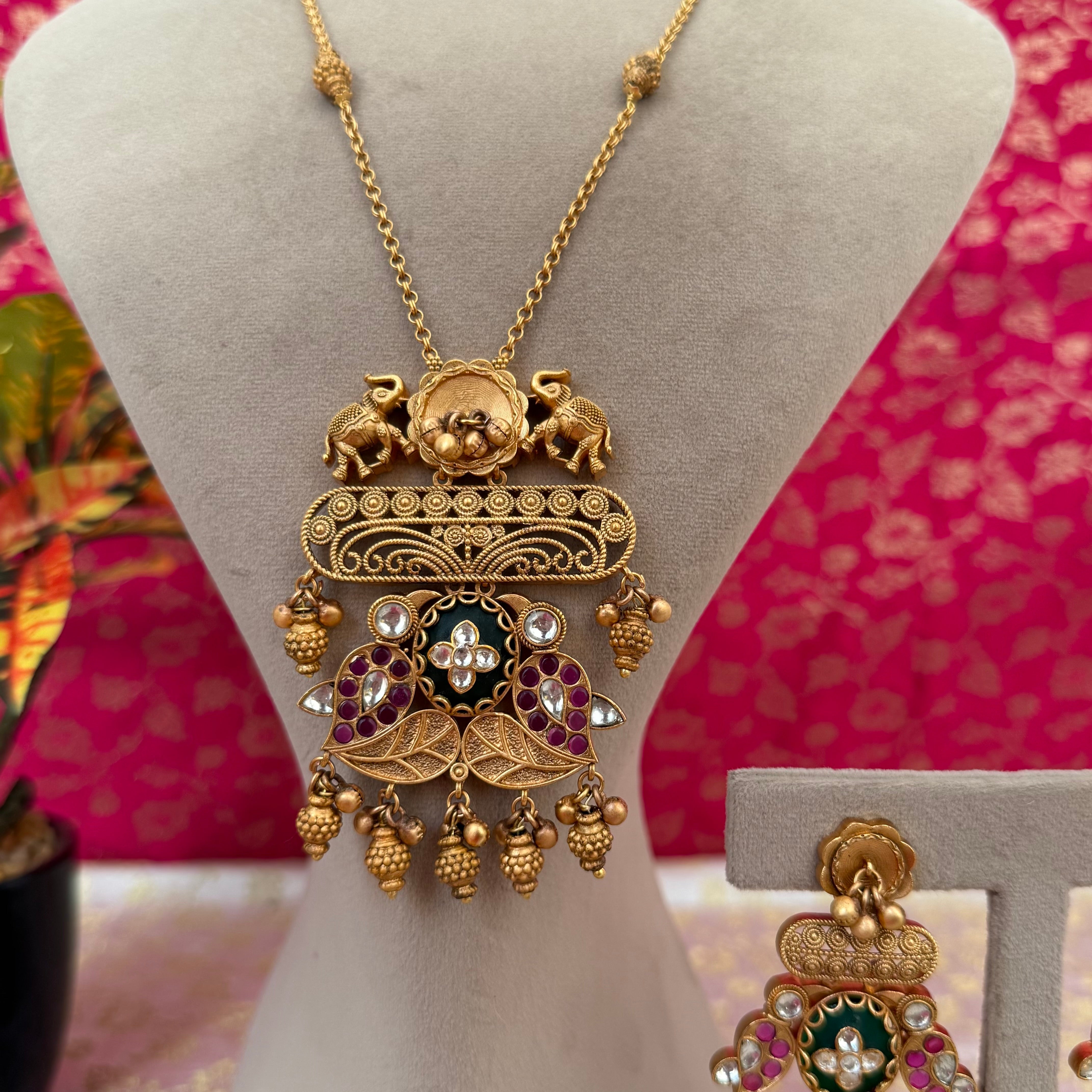 Antique Heritage Necklace Set