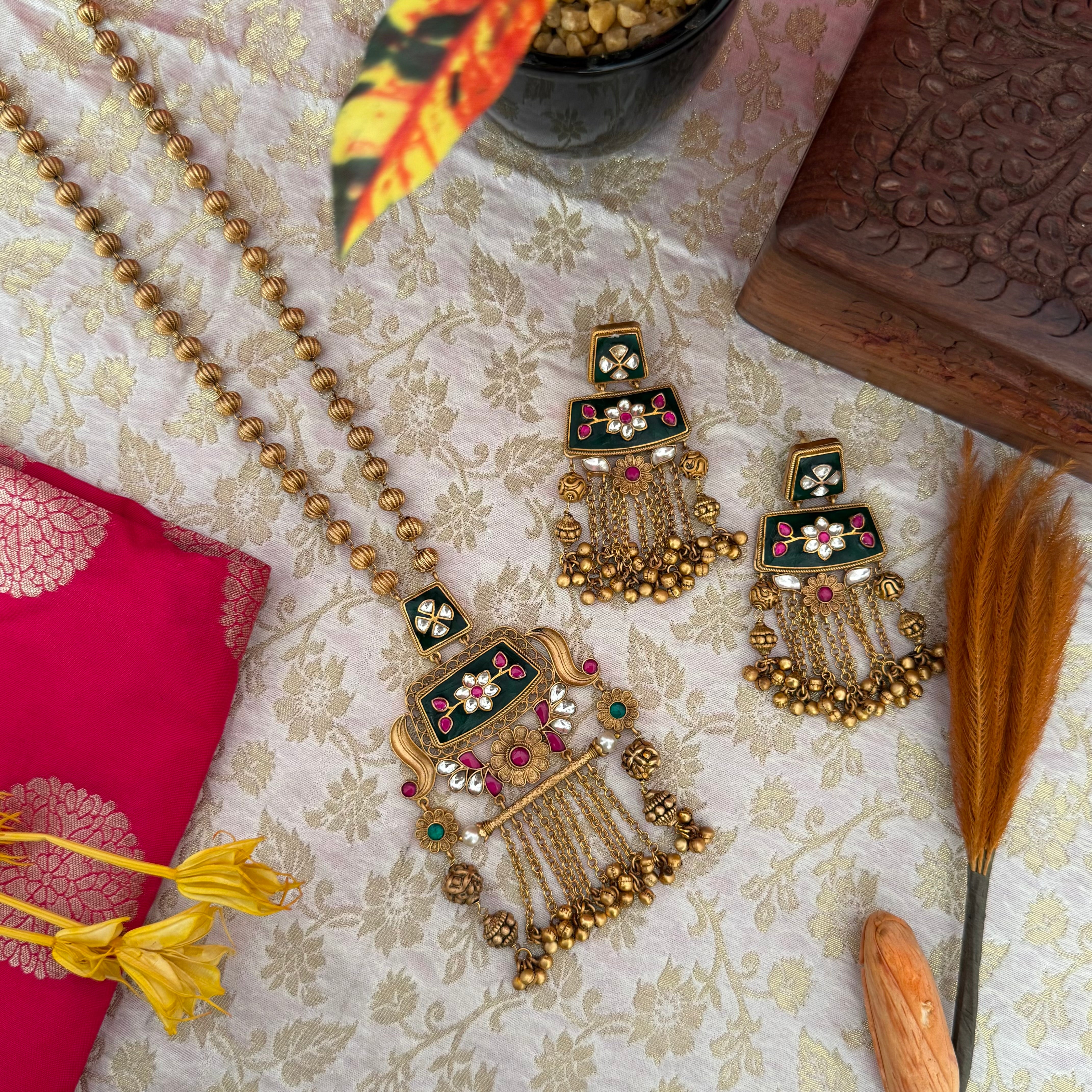 Antique Heritage Necklace Set