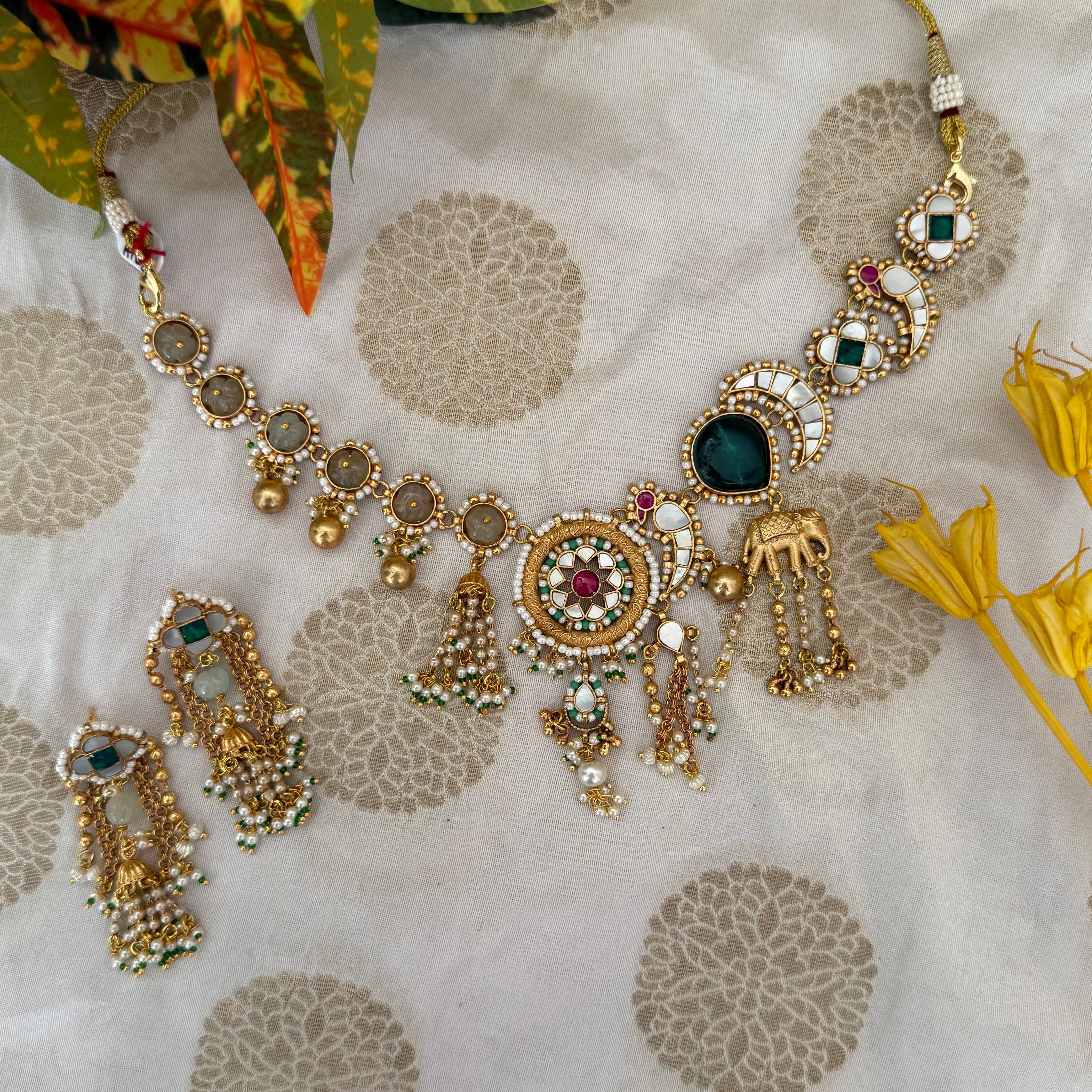 Fusion Pachi Kundan Necklace Set