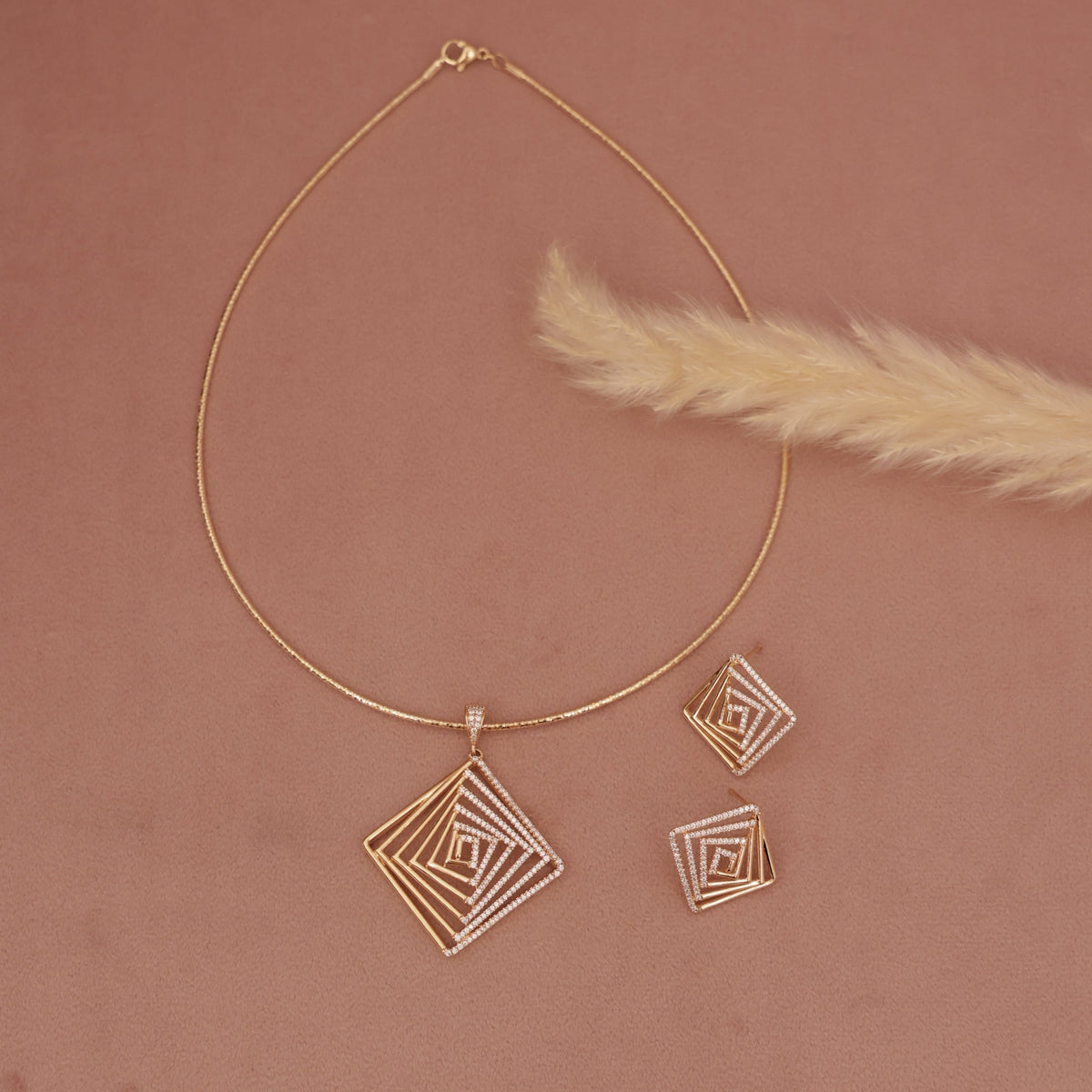 chain pendant set